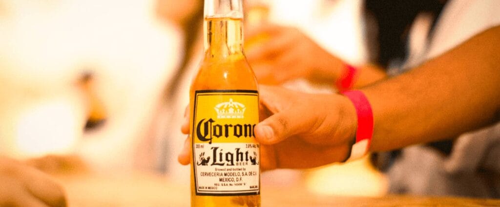 cerveza corona cuanto alcohol tiene