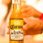 cerveza-corona-cuanto-alcohol-tiene