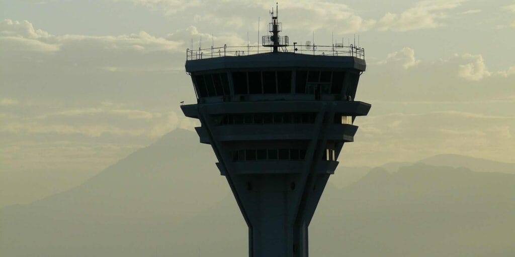 Controlador aéreo, ¿cuánto gana? 2 controlador aereo cuanto gana