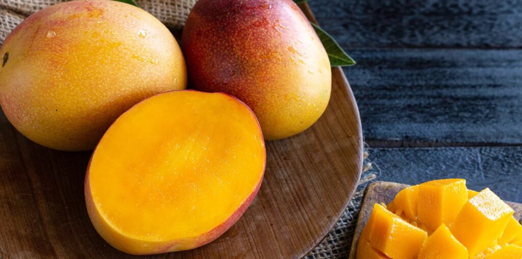¿Cuánta azúcar tiene un mango? 2 cuanta azucar tiene un mango