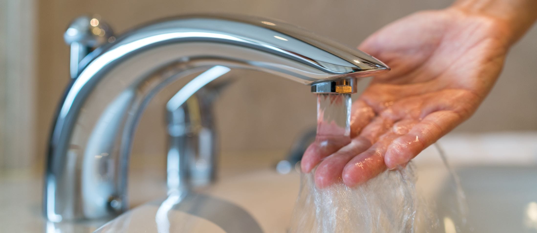 cuanta energia para calentar agua