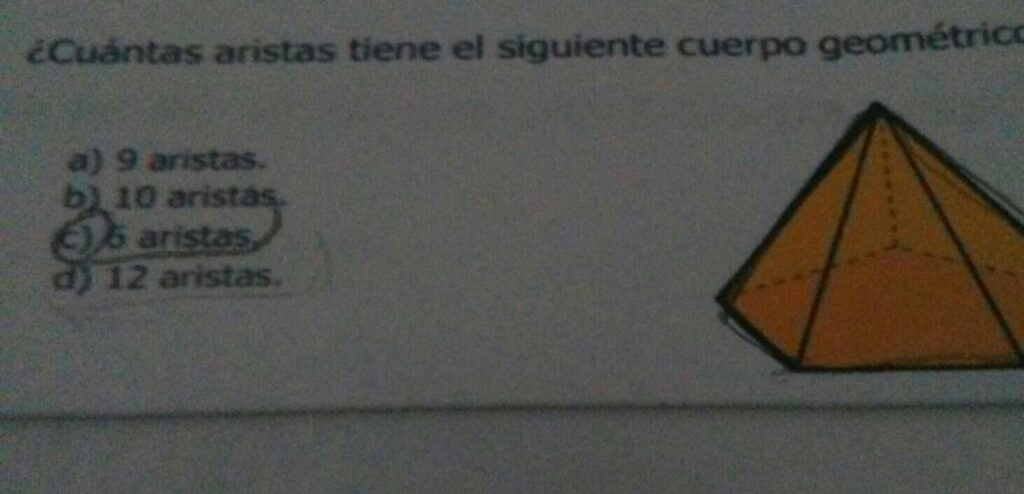 cuantas aristas tiene el triangulo