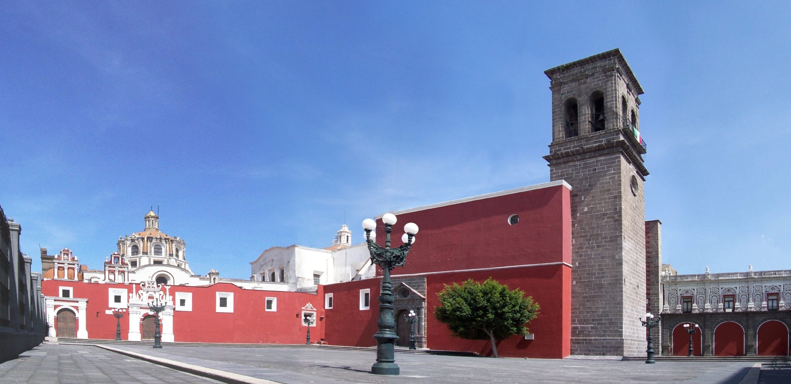 cuantas iglesias tiene puebla scaled