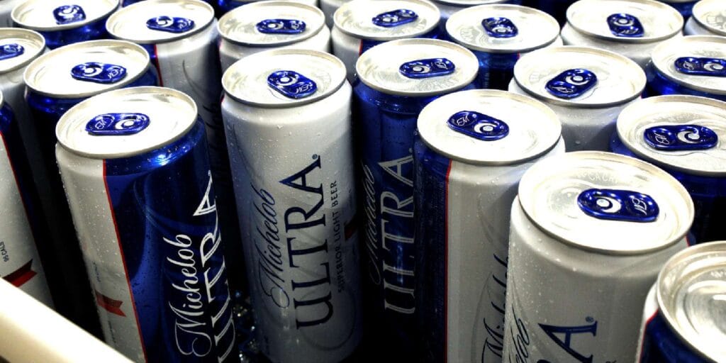 ¿Cuánto alcohol tiene la ultra? 2 cuanto alcohol tiene la ultra