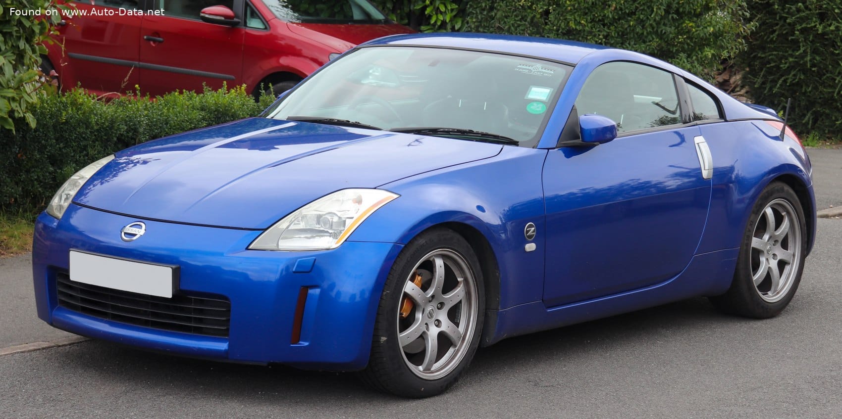 cuanto consume un nissan 350z