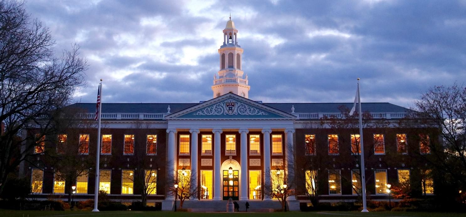 cuanto cuesta entrar a harvard