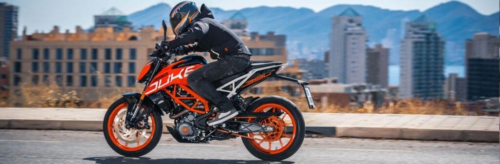 cuanto cuesta la duke 390