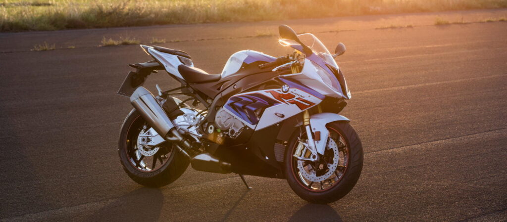 cuanto cuesta una moto bmw