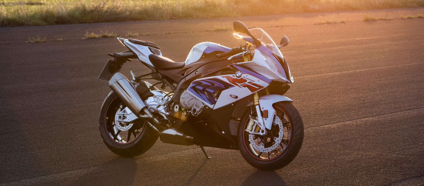 cuanto cuesta una moto bmw