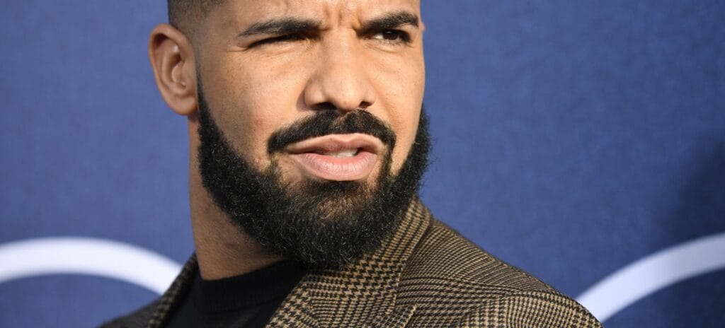 cuanto dinero tiene drake