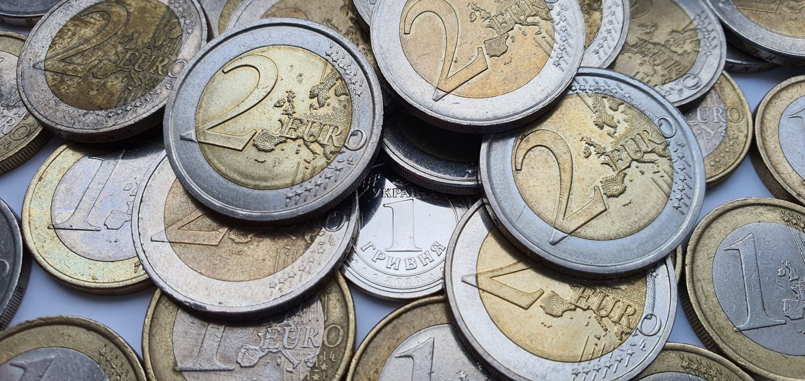 cuanto es 2 euros scaled