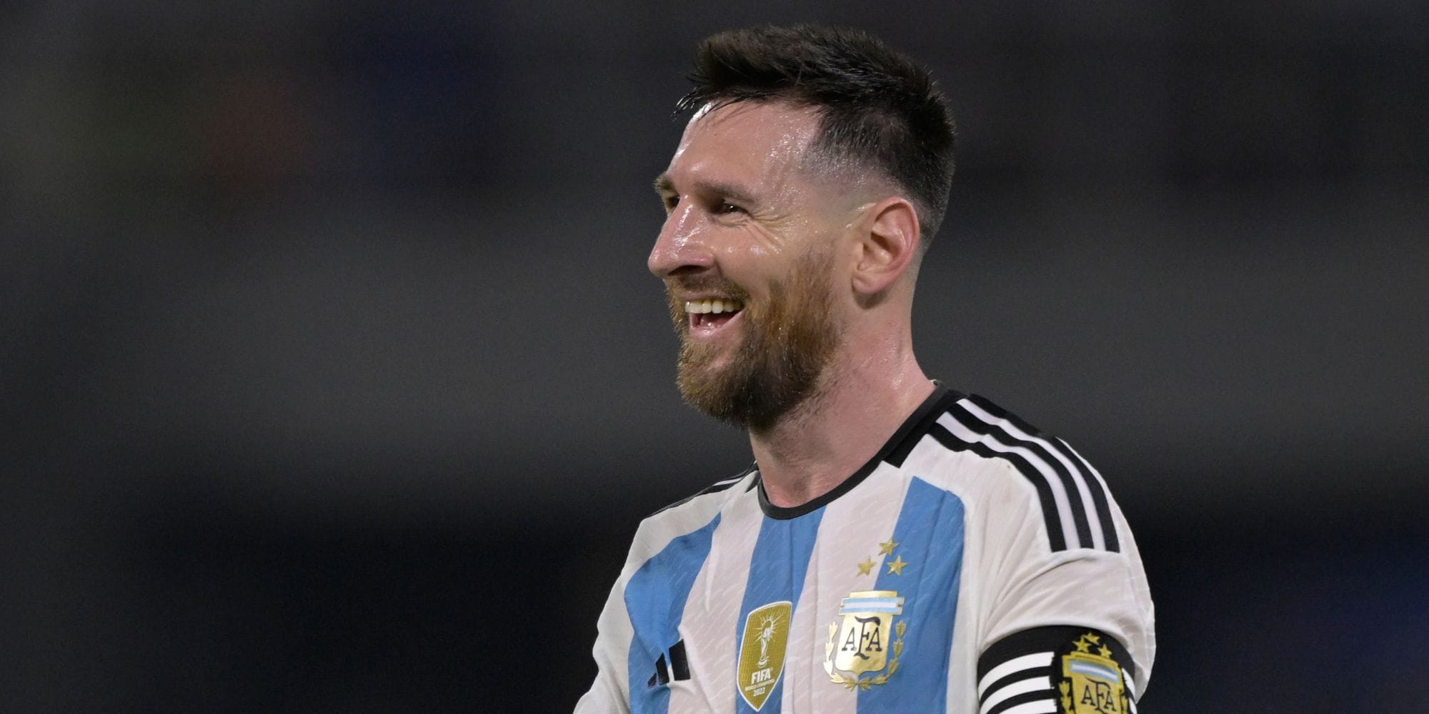 cuanto gana messi por segundo