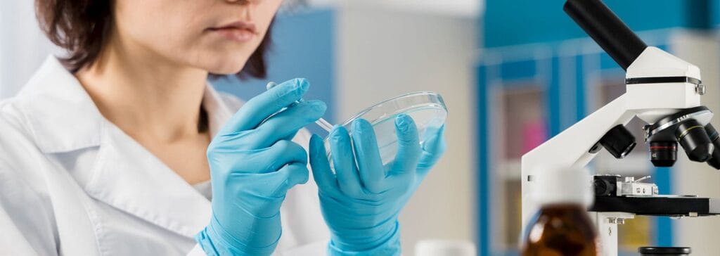cuanto gana un biomedico