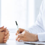 cuanto-gana-un-cirujano-plastico