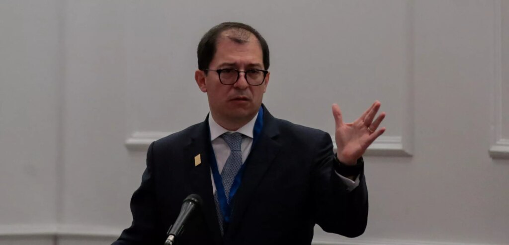 cuanto gana un fiscal