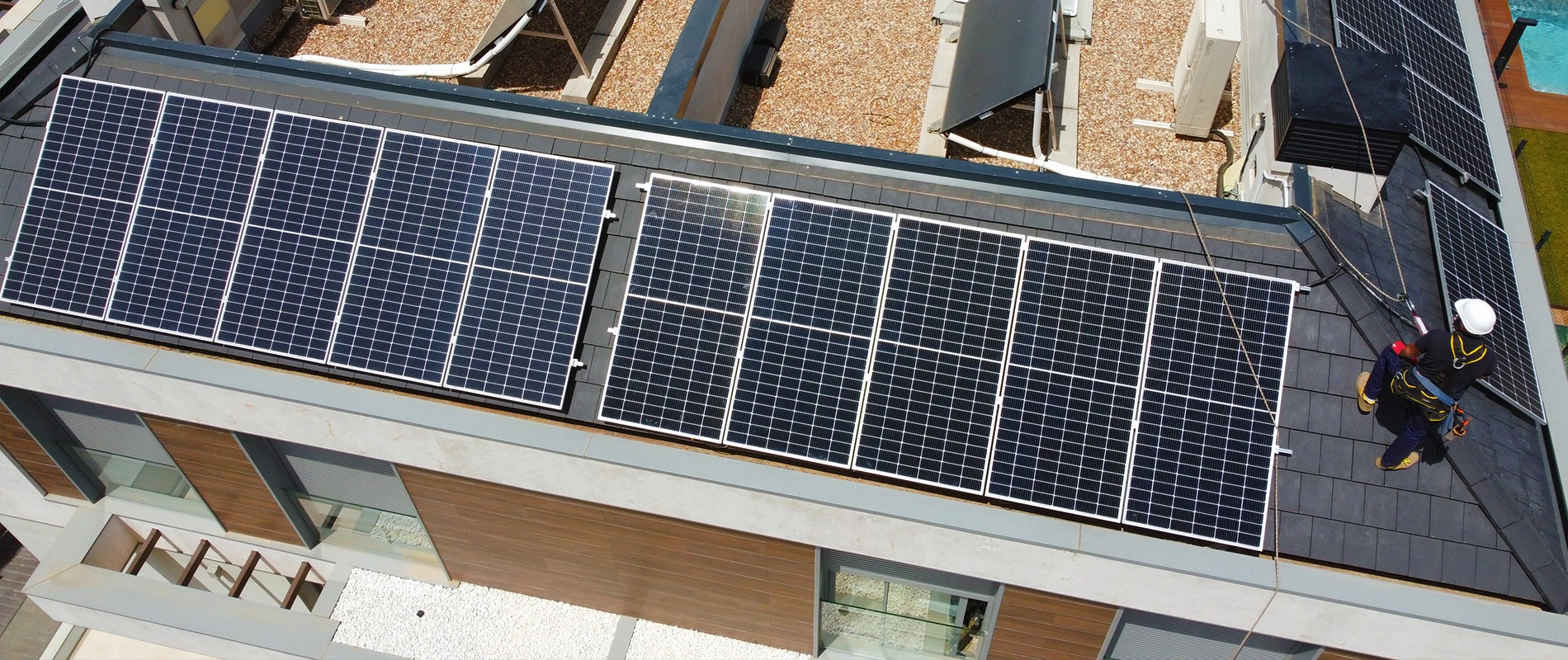 cuanto genera un panel solar