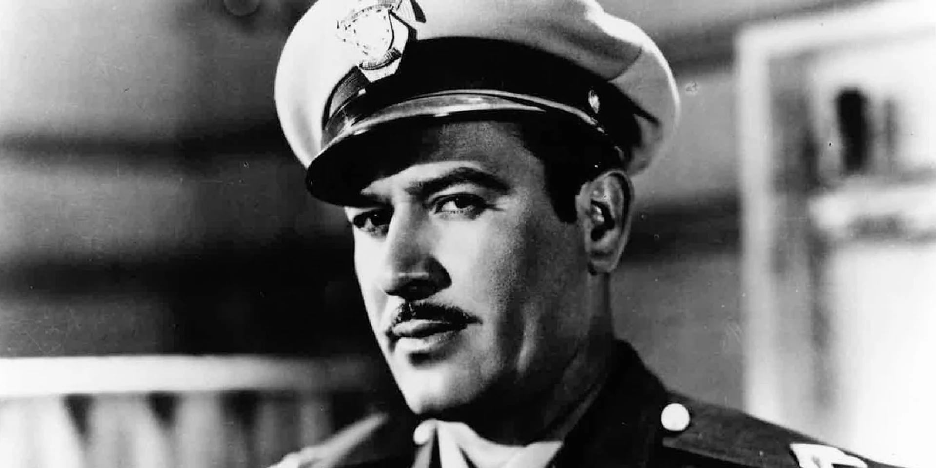 cuanto media pedro infante