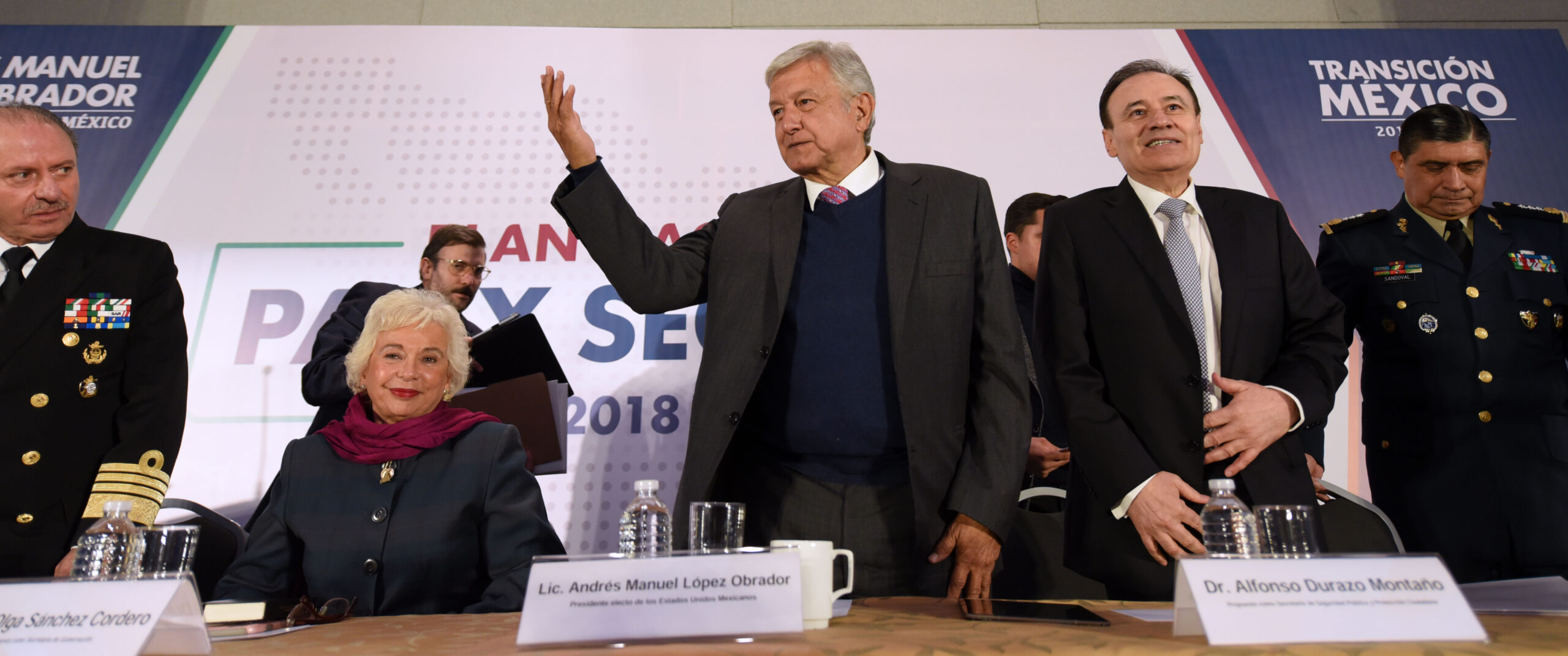 cuanto mide amlo scaled