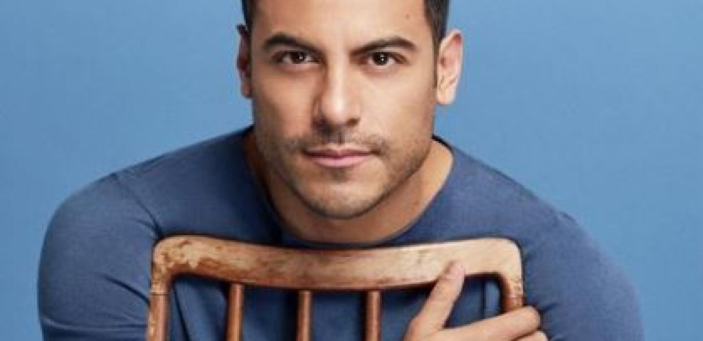 cuanto mide carlos rivera