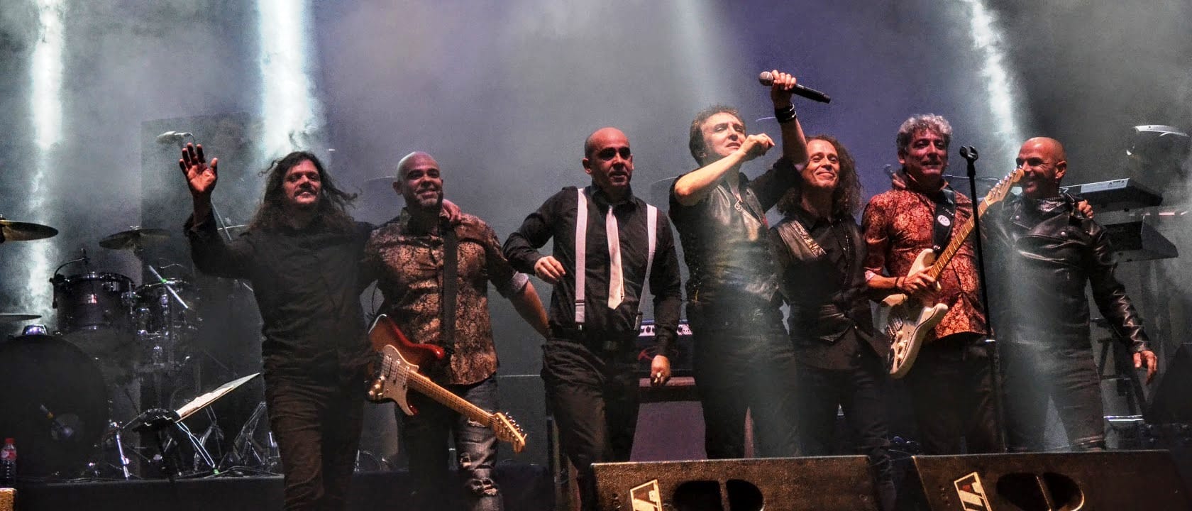 cuanto mide enrique bunbury