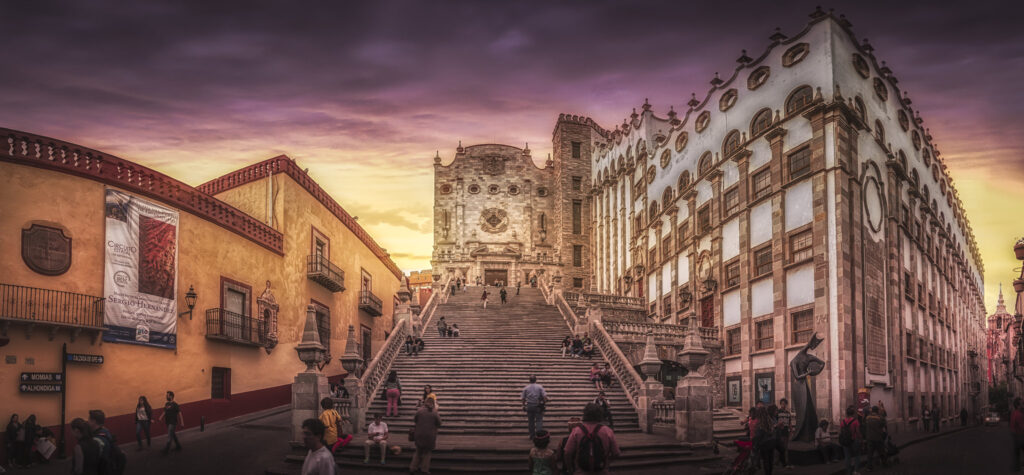cuanto mide guanajuato