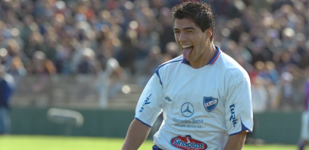cuanto mide luis suarez