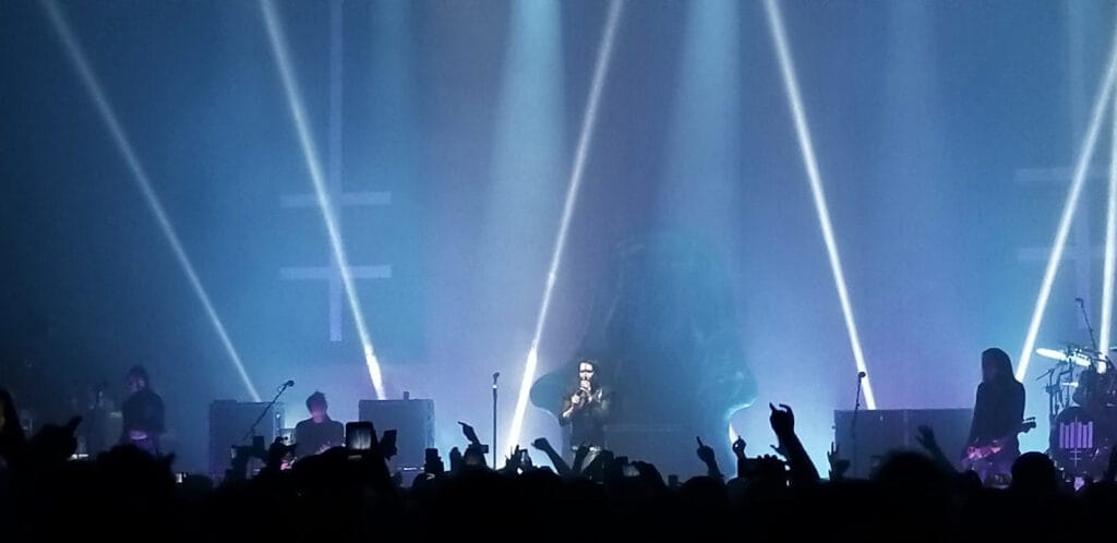 ¿Cuánto mide Marilyn Manson? 2 cuanto mide marilyn manson