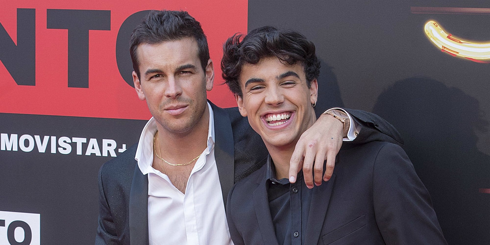 cuanto mide mario casas