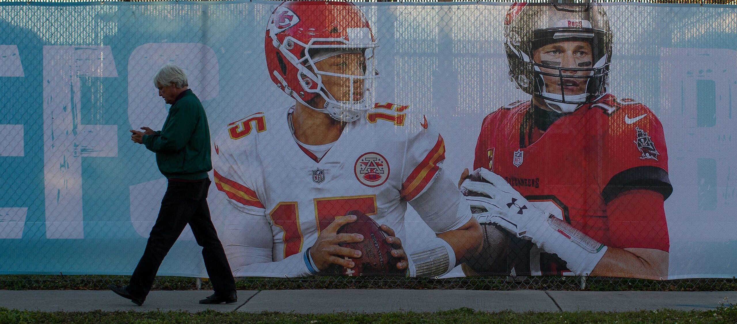 cuanto mide patrick mahomes scaled