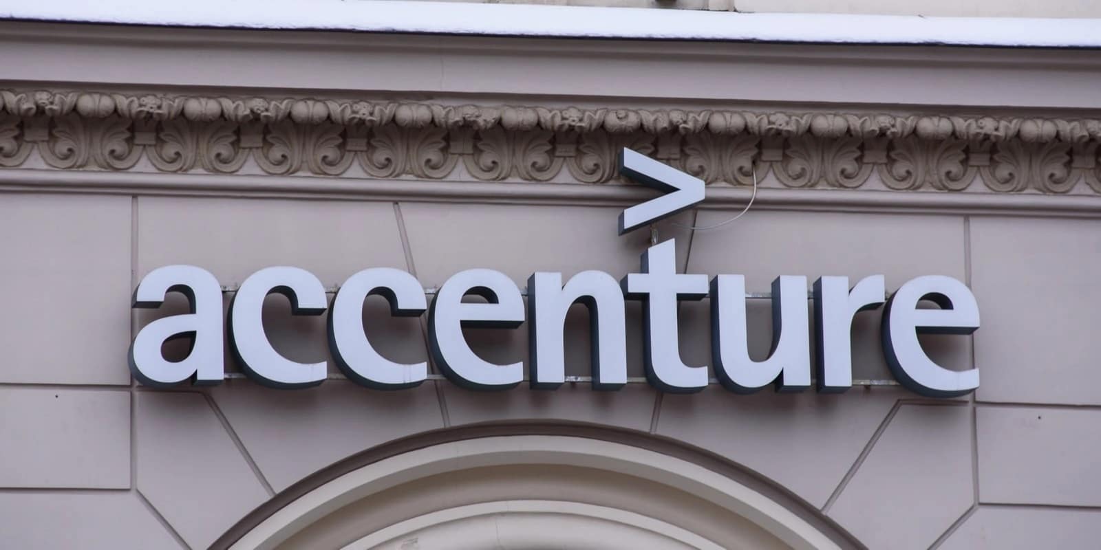 cuanto pagan en accenture