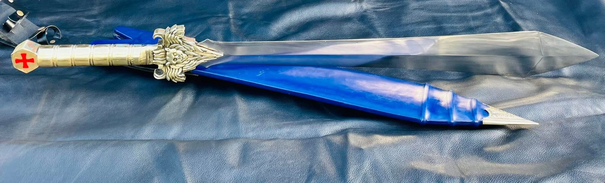 cuanto pesa la espada z