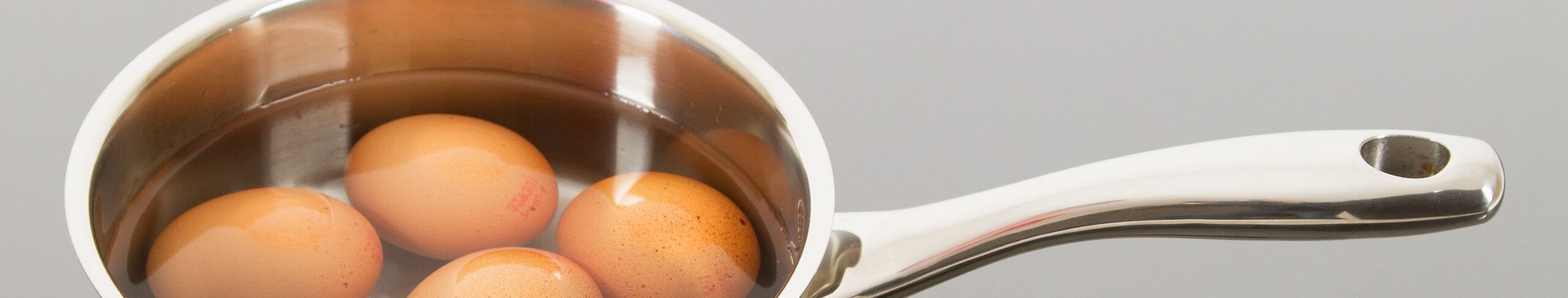 cuanto tiempo para huevos cocidos scaled