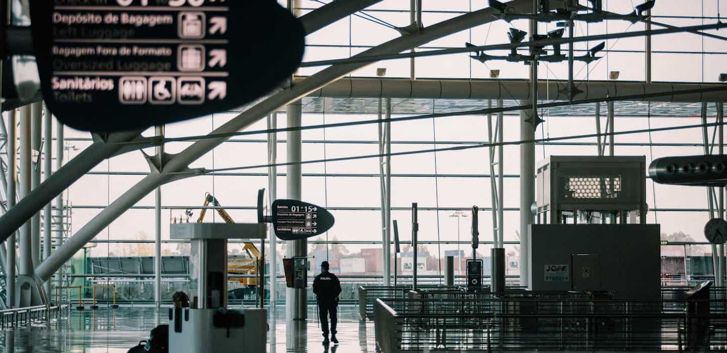 cuantos aeropuertos hay en oporto