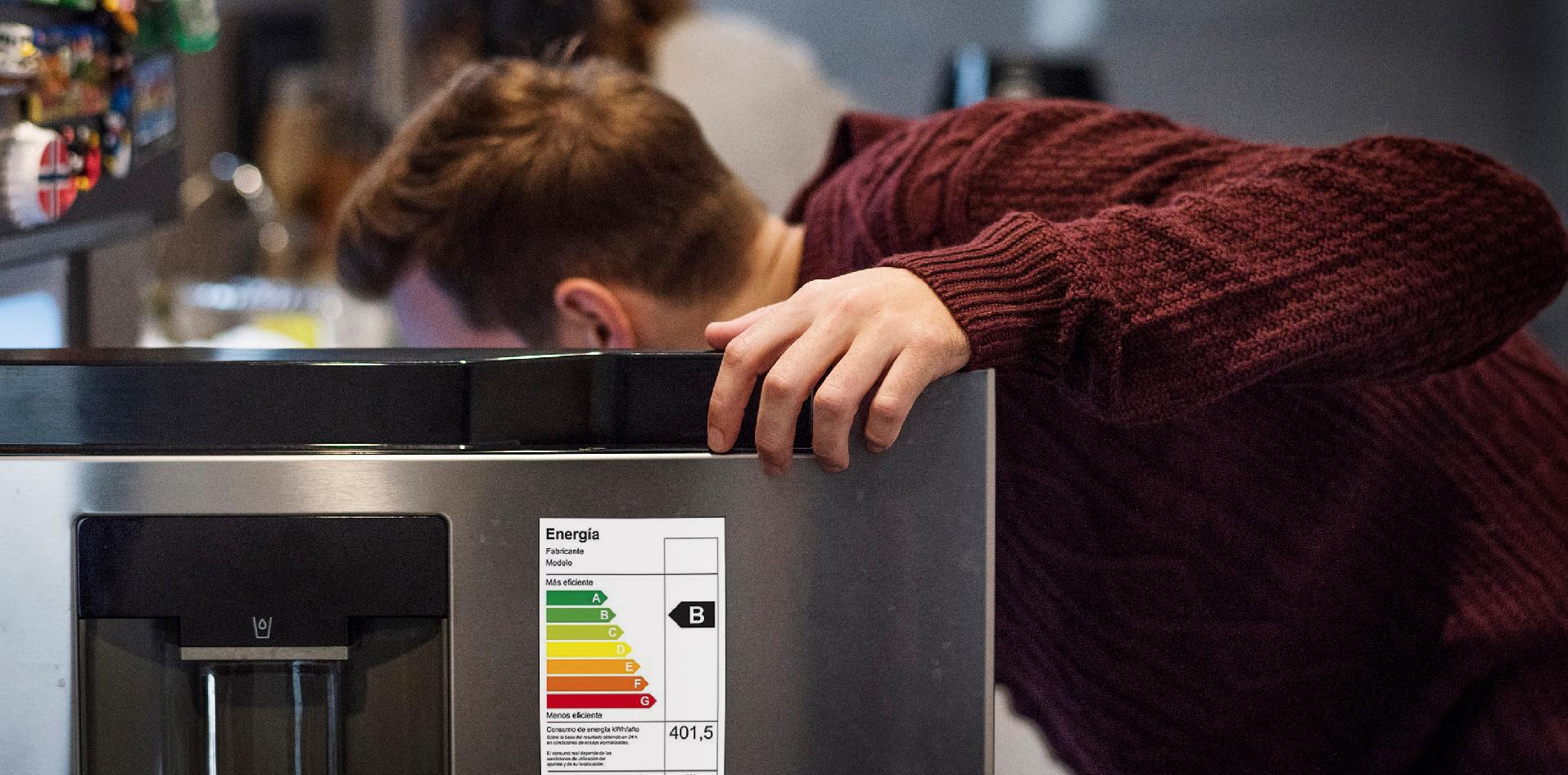 cuantos amperes consume un refrigerador