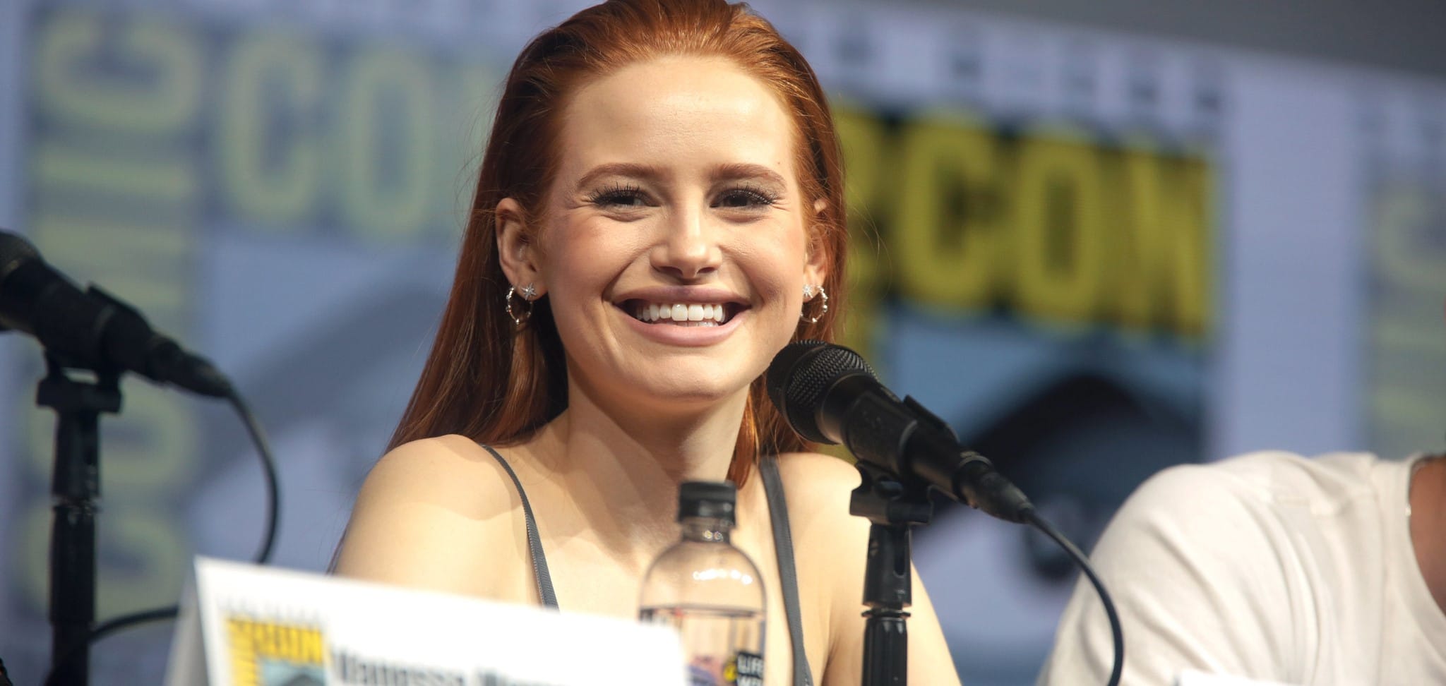cuantos anos tiene madelaine petsch