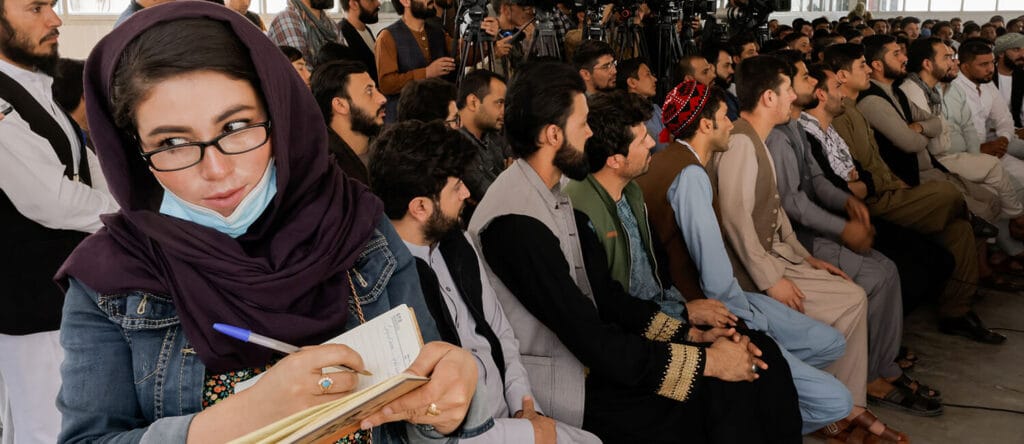 cuantos habitantes tiene afganistan