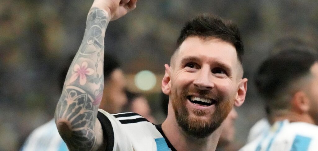 cuantos hack trick tiene messi