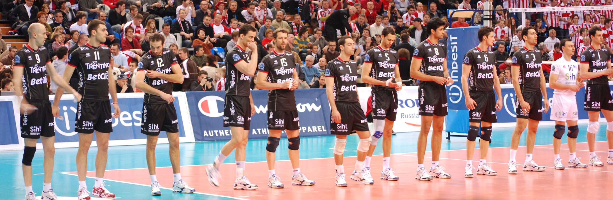 cuantos juegan en voley scaled