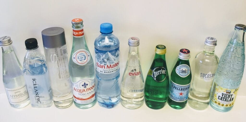 ¿Cuántos minerales tiene el agua? 2 cuantos minerales tiene el agua
