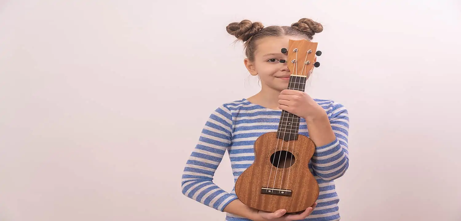 cuantos trastes tiene un ukelele